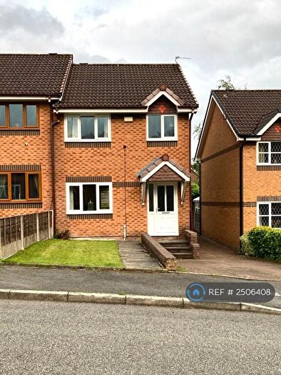 3 Bedroom Semi-Detached House To Rent In Oakshaw Drive, Rochdale, OL12