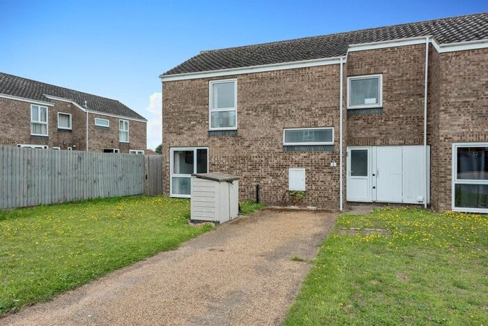 3 Bedroom End Of Terrace House For Sale In Yew Close, Raf Lakenheath, Brandon, IP27