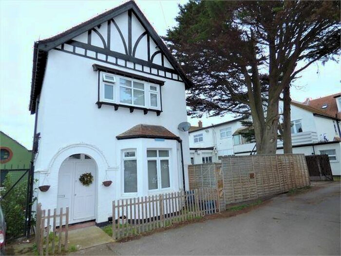 3 Bedroom Detached House To Rent In London Road, Westcliff On Sea, Westcliff On Sea, SS0