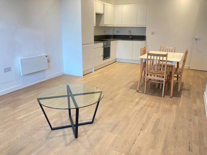 1 Bedroom Flat To Rent In Riverbank Way, Brentford, TW8