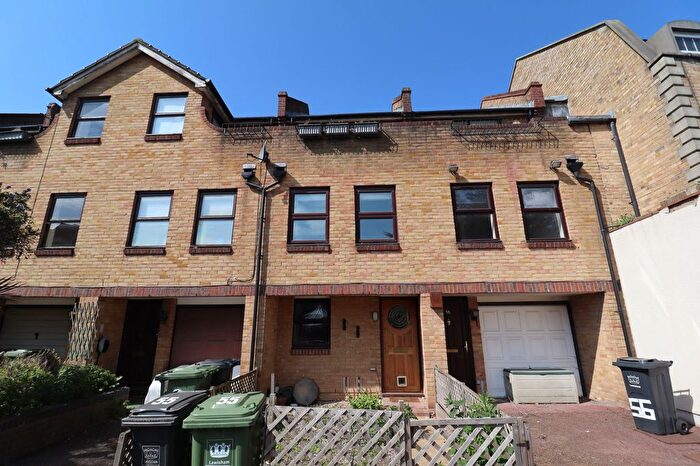 2 Bedroom Property To Rent In Greenland Mews, Deptford, SE8