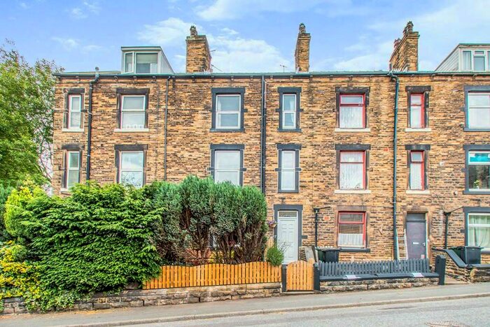 3 Bedroom House To Rent In High Street, Morley, Leeds, LS27