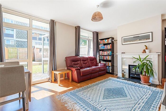 3 Bedroom Flat To Rent In Limpsfield Avenue, London, SW19