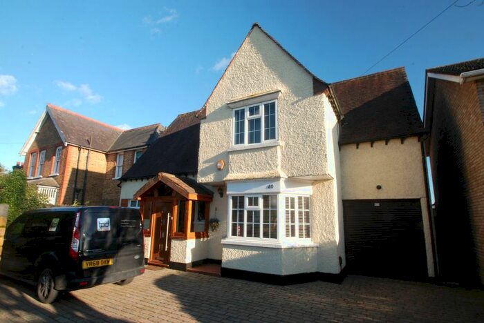 4 Bedroom Detached House To Rent In Squires Bridge Road, Shepperton, TW17