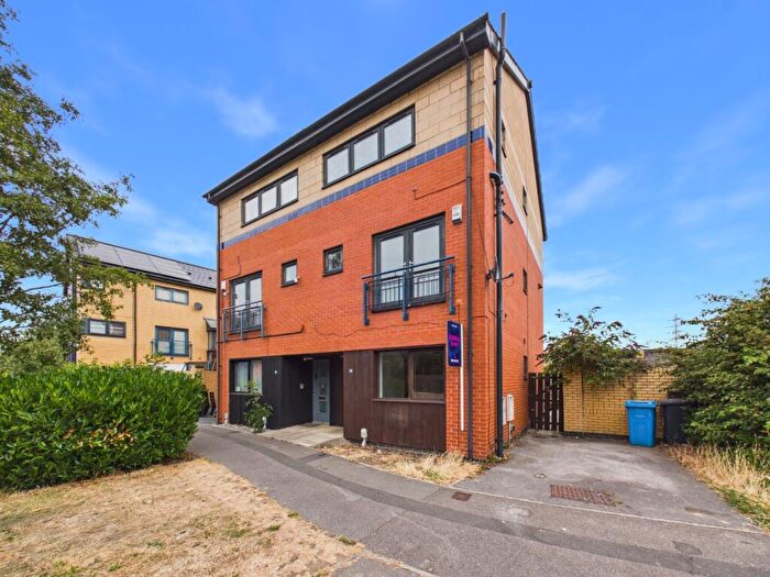 4 Bedroom Semi-Detached House For Sale In Abbey Way, Hull, East Riding Of Yorkshire, HU5