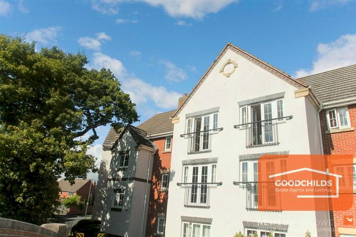 2 Bedroom Flat To Rent In Lapwing Close, Brownhills, Walsall, WS8
