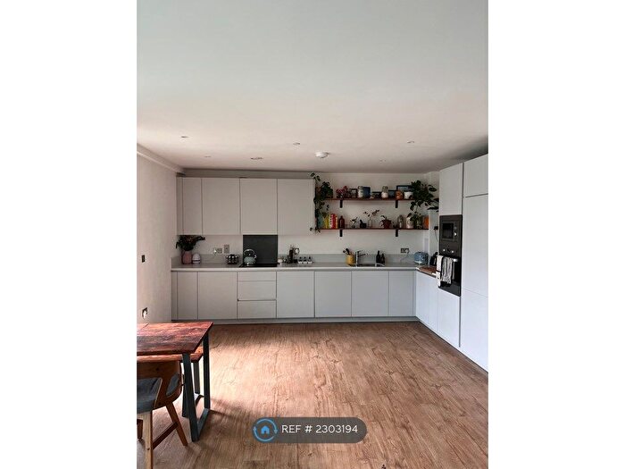 2 Bedroom Flat To Rent In Danson Mews, London, SE17