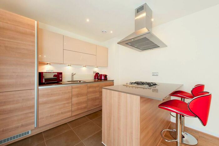 1 Bedroom Flat To Rent In Cable Street, Shadwell, London, E1