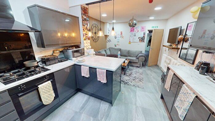 6 Bedroom House To Rent In North Road, Selly Oak, B29