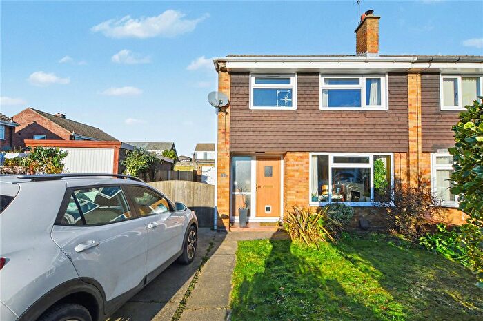 3 Bedroom Semi Detached House For Sale In Derwent Avenue, Woodlesford, Leeds, LS26