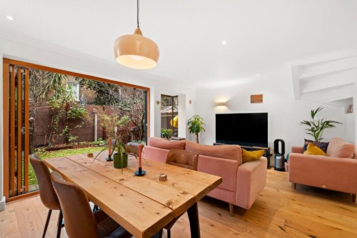 3 Bedroom Property To Rent In Langley Lane, Oval, SW8