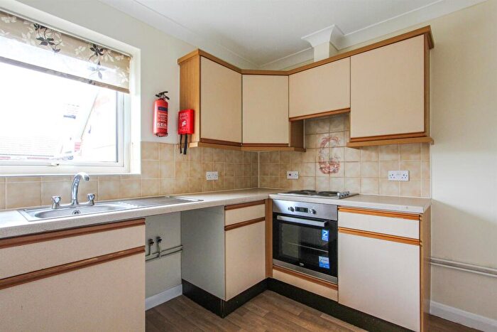 2 Bedroom Flat To Rent In Foxdene Road, Seasalter, Whitstable, CT5