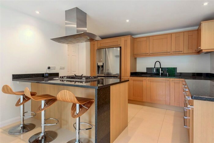 5 Bedroom Detached House To Rent In Nine Mile Ride, Finchampstead, Berkshire, RG40