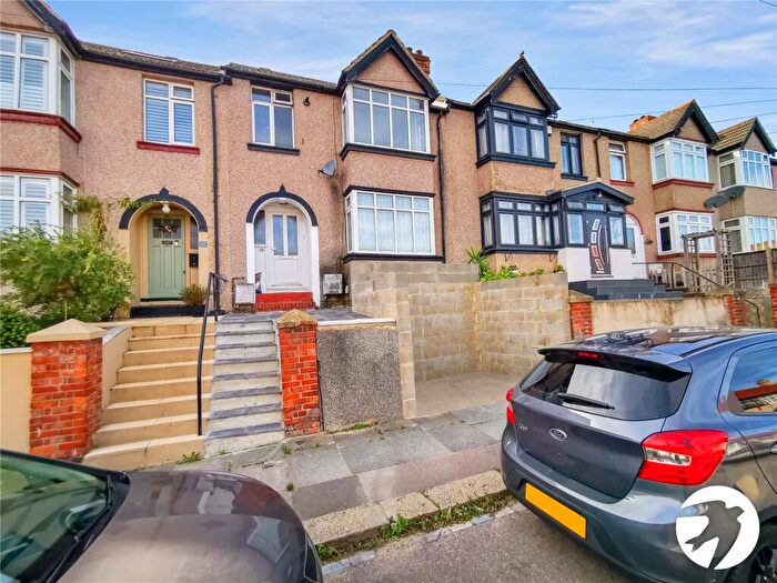 2 Bedroom Flat To Rent In Priory Hill, Dartford, Kent, DA1