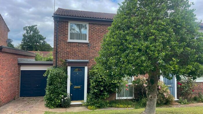 3 Bedroom Semi-Detached House To Rent In Manaton Close, Haywards Heath, RH16