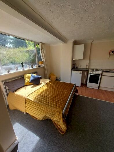 Studio To Rent In Roseacre Close, Norwich, NR2