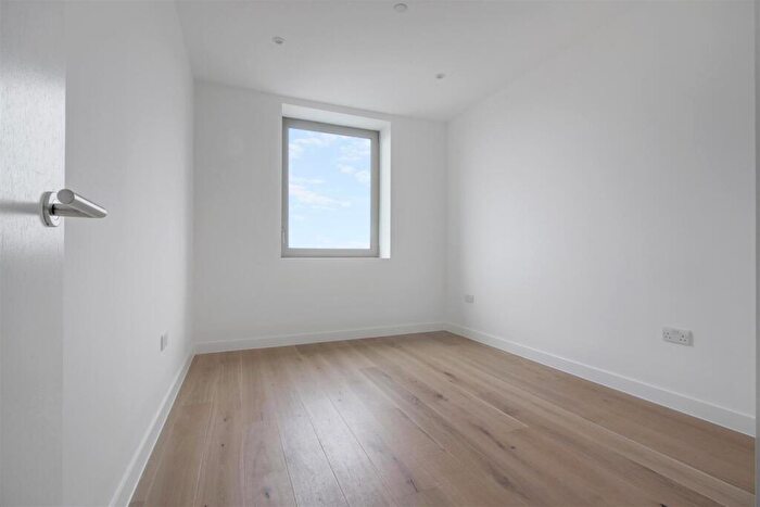 2 Bedroom Apartment To Rent In Station Road, Tottenham Hale, N17