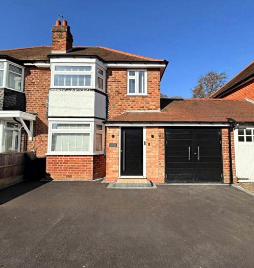 3 Bedroom Semi Detached House To Rent In Brookvale Road, Solihull, B92