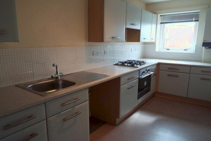2 Bedroom Flat To Rent In Rye House, Ashford, TN23