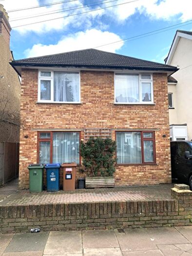 2 Bedroom Flat To Rent In Spencer Road, Wealdstone, Harrow, HA3