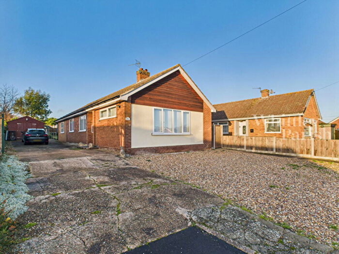4 Bedroom Detached Bungalow For Sale In Manor Park Gardens, Long Stratton, Norwich, NR15