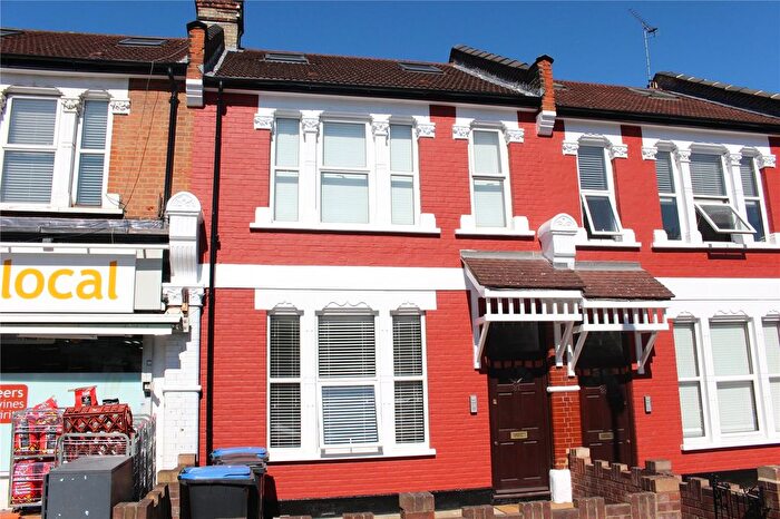 2 Bedroom Flat To Rent In Warwick Road, Bounds Green, London, N11