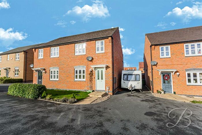 3 Bedroom Semi-Detached House For Sale In Debdale Way, Mansfield Woodhouse, Mansfield, NG19