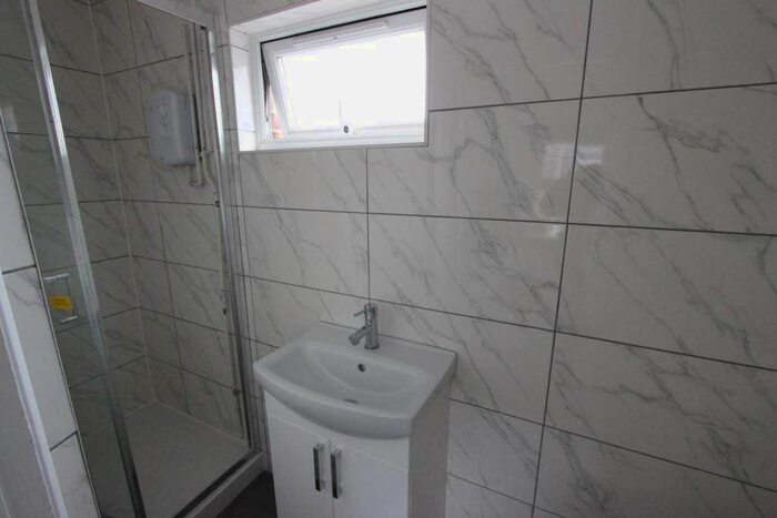 Studio To Rent In Saint Michael's Terrace, London, N22