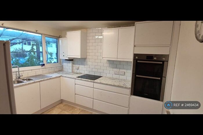 3 Bedroom End Of Terrace House To Rent In Chiltern Rd, St Albans, AL4