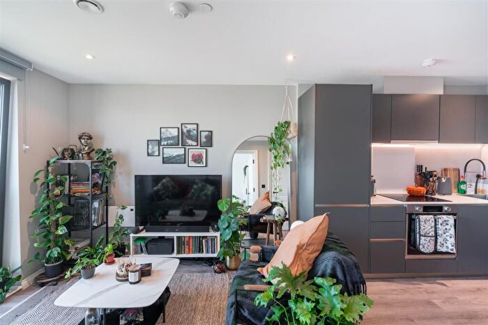 3 Bedroom Terraced House To Rent In Edward Road, Croydon, CR0