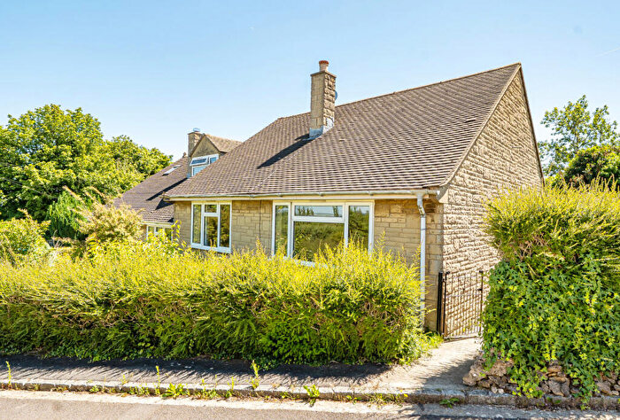 2 Bedroom Bungalow For Sale In Quarry Ground, Fifield, Chipping Norton, Oxfordshire, OX7