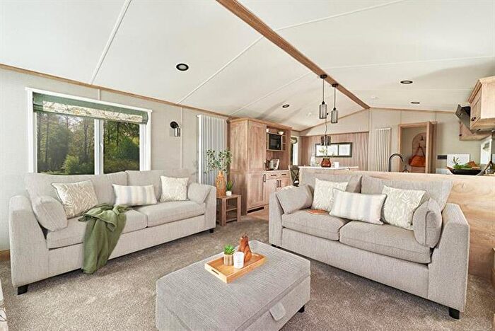 3 Bedroom Lodge For Sale In Willerby Boston Se, Tattershall Lakes Country Park, Sleaford Rd, Tattershall, Lincolnshire, LN4