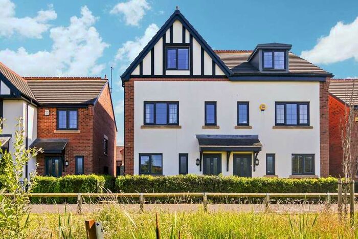 3 Bedroom Semi-Detached House To Rent In Stable Walk, Hull, HU3