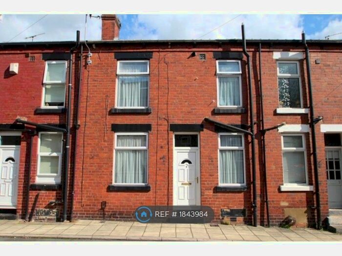 1 Bedroom Terraced House To Rent In Woodville Terrace, Horsforth, Leeds, LS18