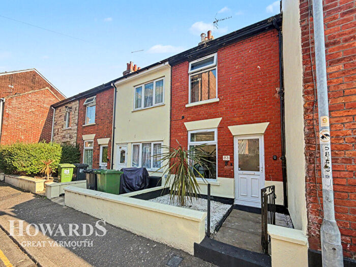 2 Bedroom Terraced House For Sale In Albion Road, Great Yarmouth, NR30