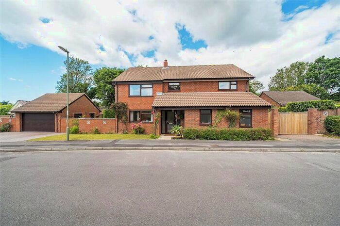 4 Bedroom Detached House For Sale In April Grove, Sarisbury Green, Hampshire, SO31