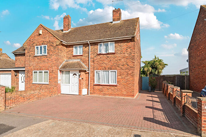 3 Bedroom Semi-Detached House For Sale In Shepherds Way, Lower Stoke, Rochester, ME3