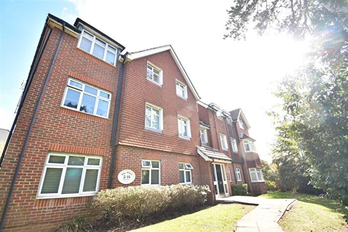 2 Bedroom Flat To Rent In Hook Road, Chessington, KT9