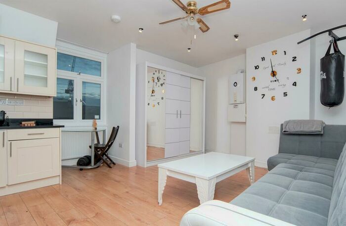 1 Bedroom Apartment To Rent In Philip Lane, London, N15