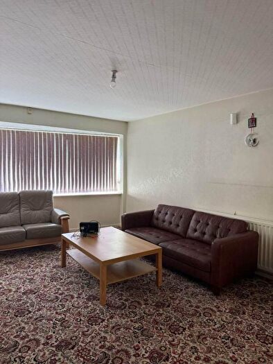 3 Bedroom Detached House To Rent In Park Hall Road, Walsall, West Midlands, WS5