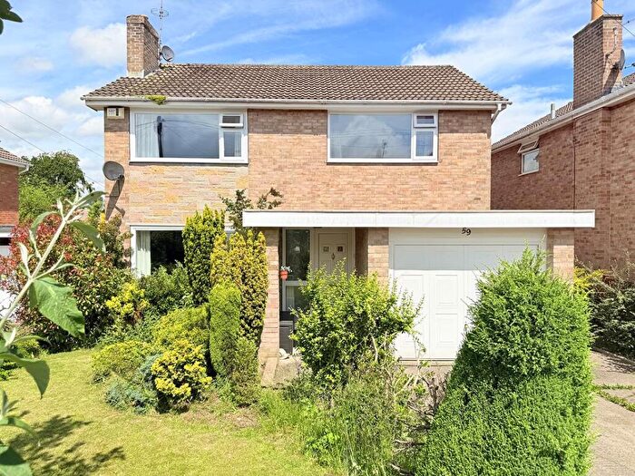 3 Bedroom Detached House For Sale In Wayside Walk, Harrogate, HG2