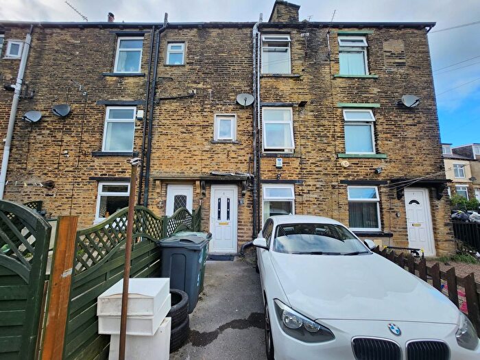 2 Bedroom Terraced House To Rent In Whitehead Place, Fagley, Bradford, BD2