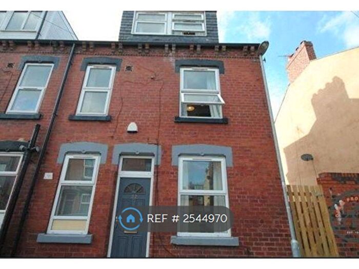 3 Bedroom Terraced House To Rent In Autumn Avenue, Leeds, LS6