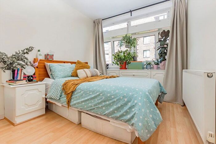 1 Bedroom Flat To Rent In Upper Richmond Road, Putney, SW15