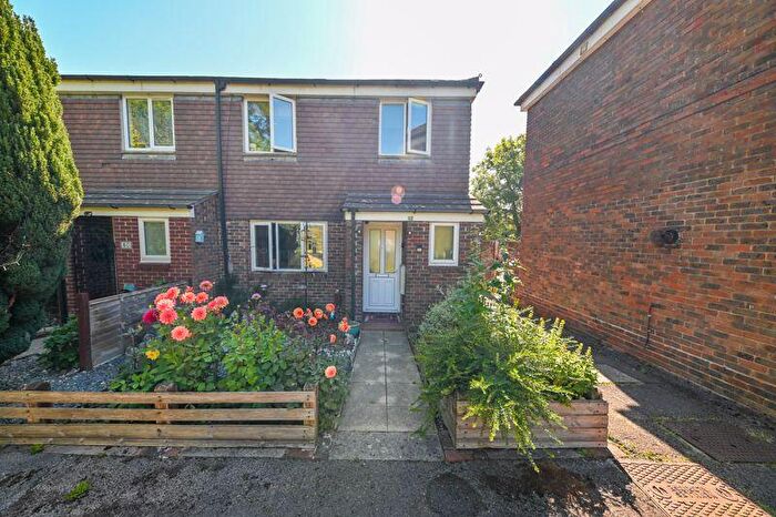 3 Bedroom Terraced House To Rent In Woodsedge, Waterlooville, PO7