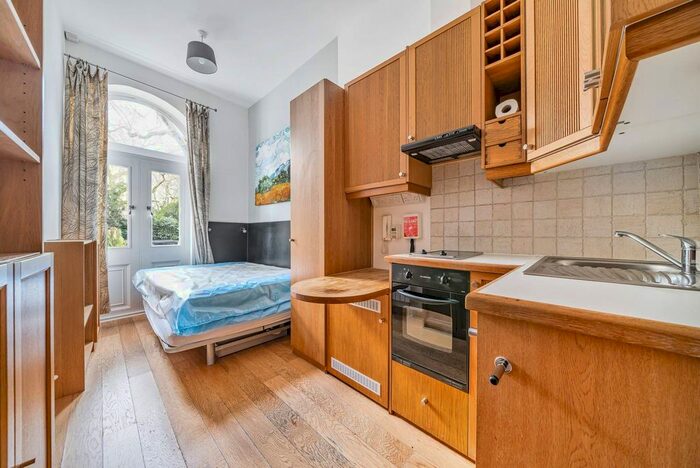 Studio To Rent In Cartwright Gardens, Bloomsbury, London, WC1H