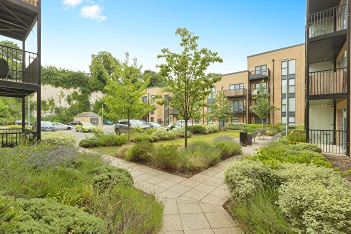 2 Bedroom Flat For Sale In Hillier Crescent, Gravesend, Kent, DA11