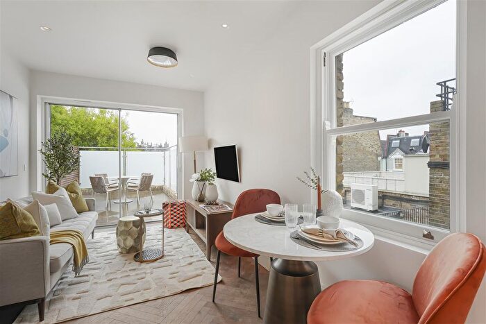 2 Bedroom Flat To Rent In New Kings Road, Parsons Green, SW6