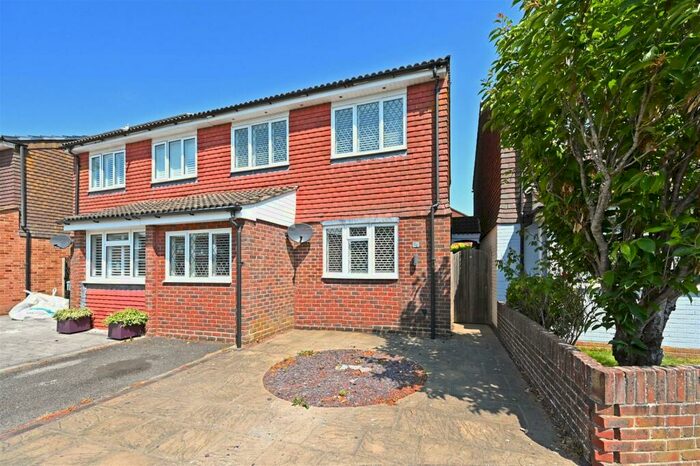 3 Bedroom Semi-Detached House To Rent In Olivers Meadow, Westergate, PO20