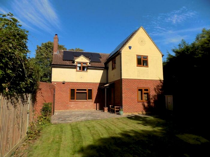 4 Bedroom Detached House To Rent In Colchester Road, Halstead, CO9